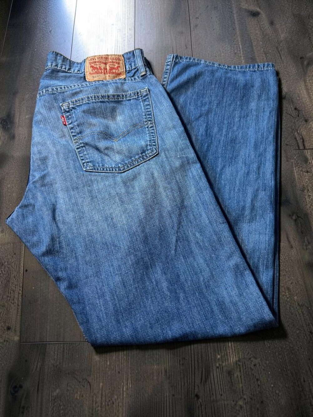 Levi’s 514 Straight Fit Jeans Men’s 36x32 Medium Wash Blue Denim Y2K Skater - Picture 3 of 12